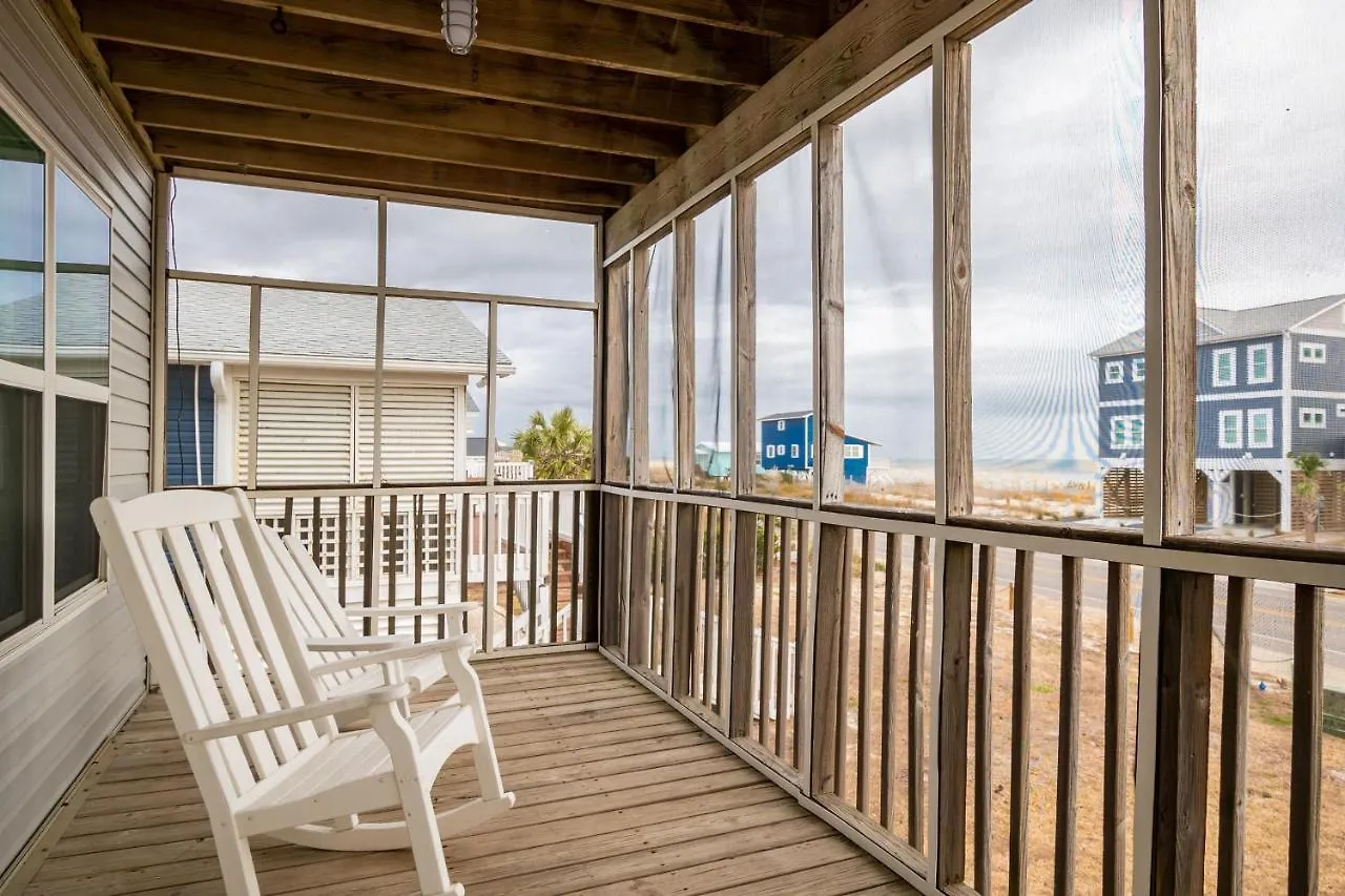 A Music Paradise Too By * Oak Island