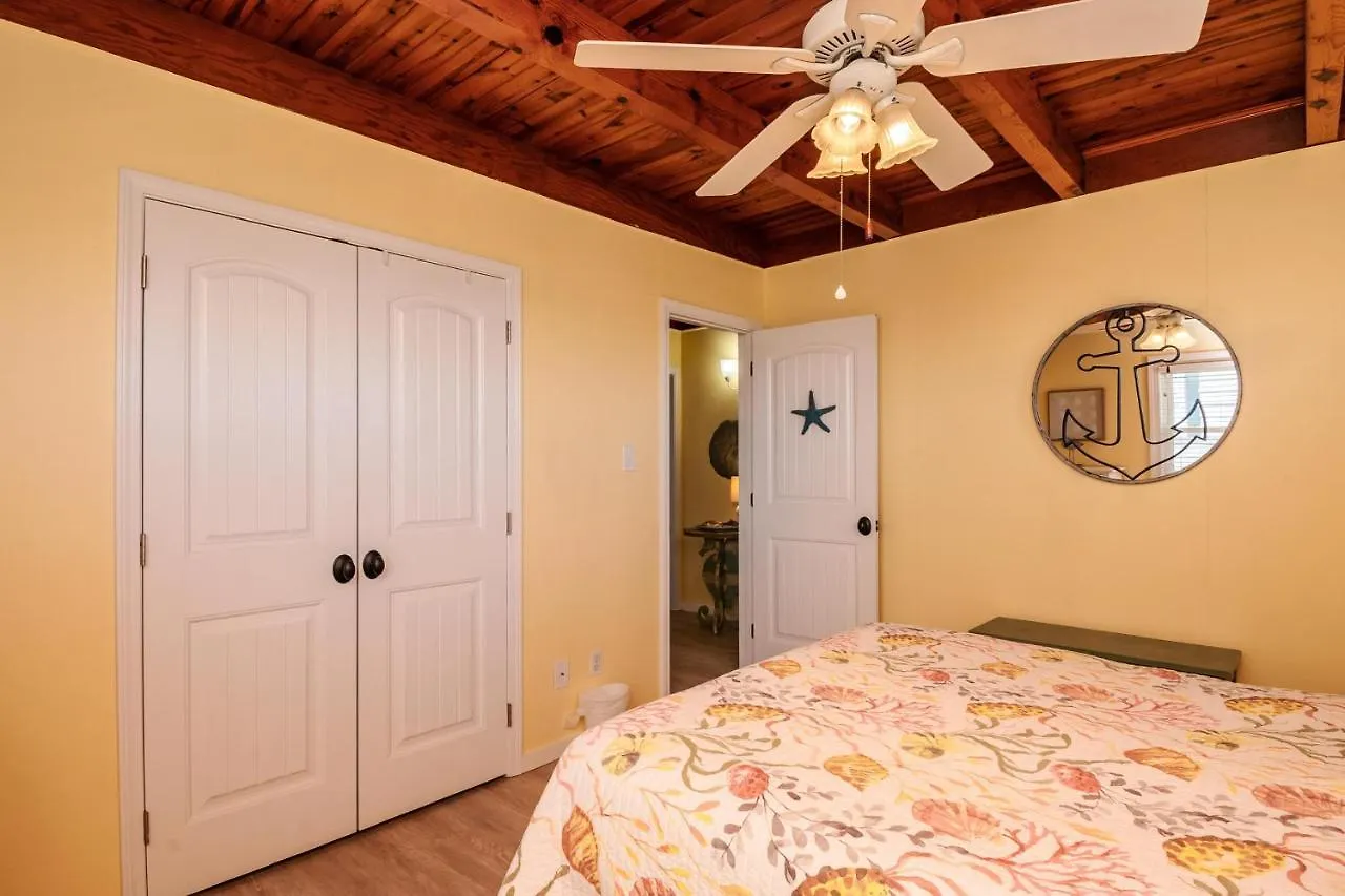 Lisa Lu By Holiday home Oak Island