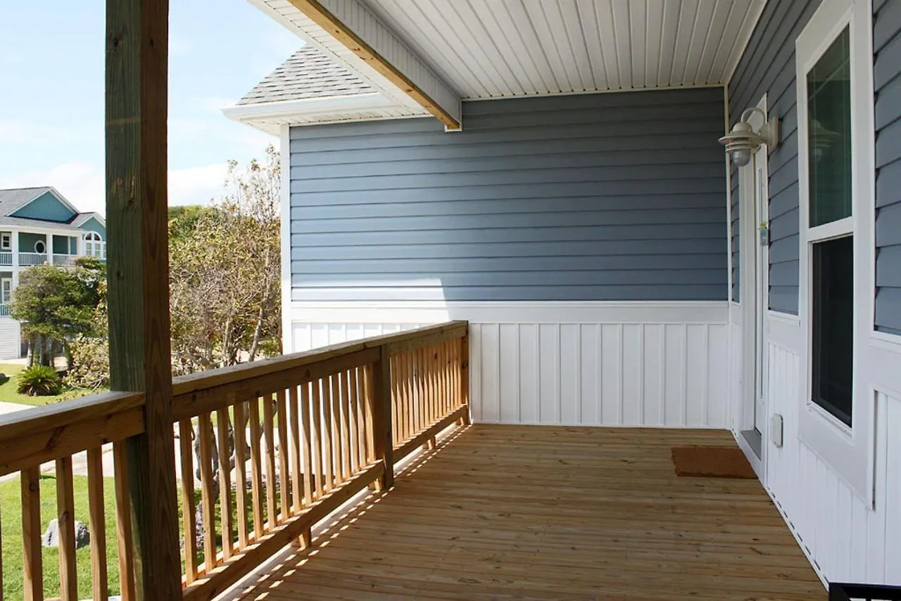 Bonne By * Oak Island