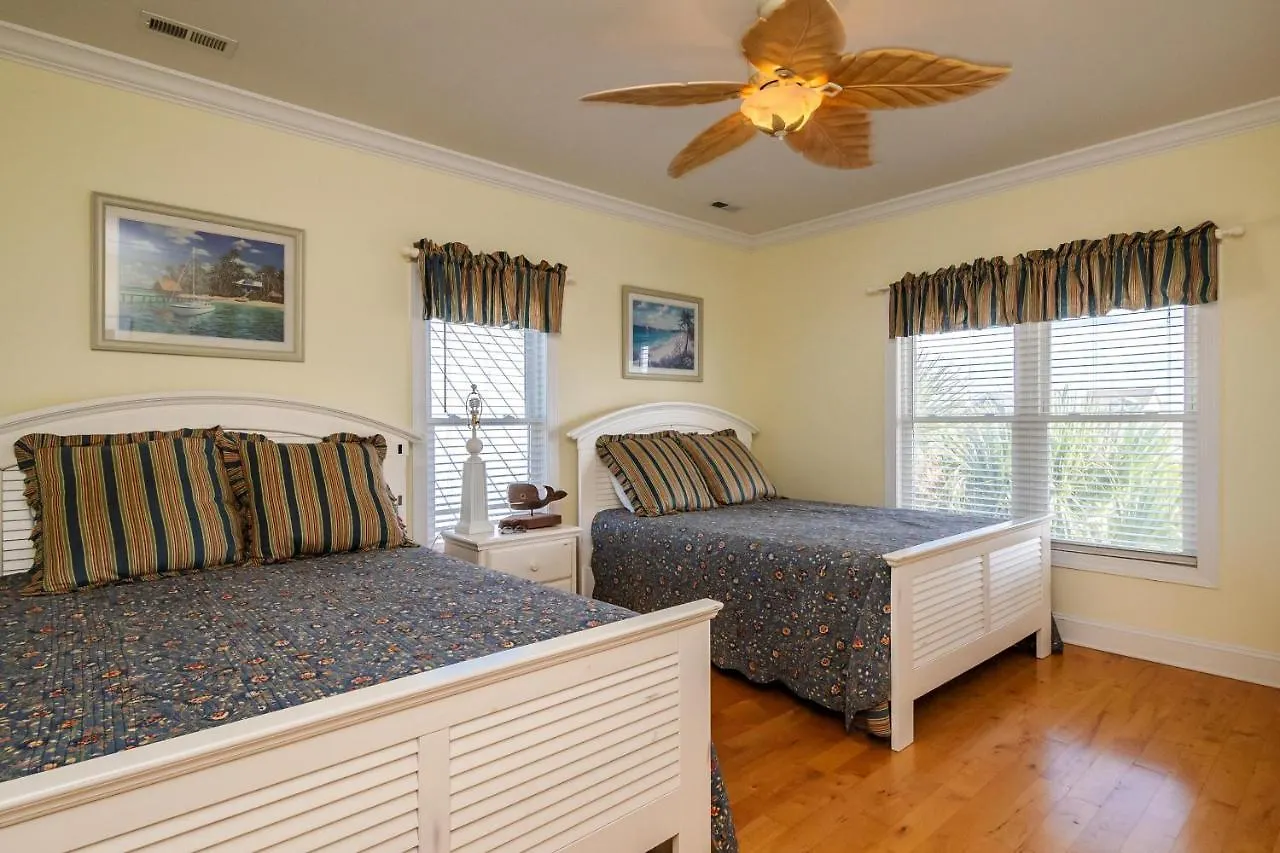 Coastal Living By Holiday home