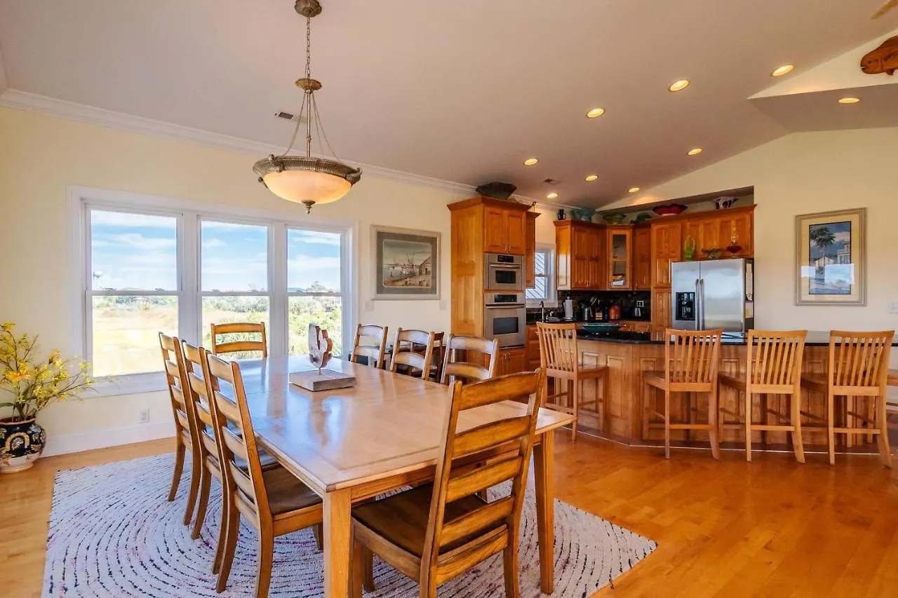 Holiday home Coastal Living By Oak Island