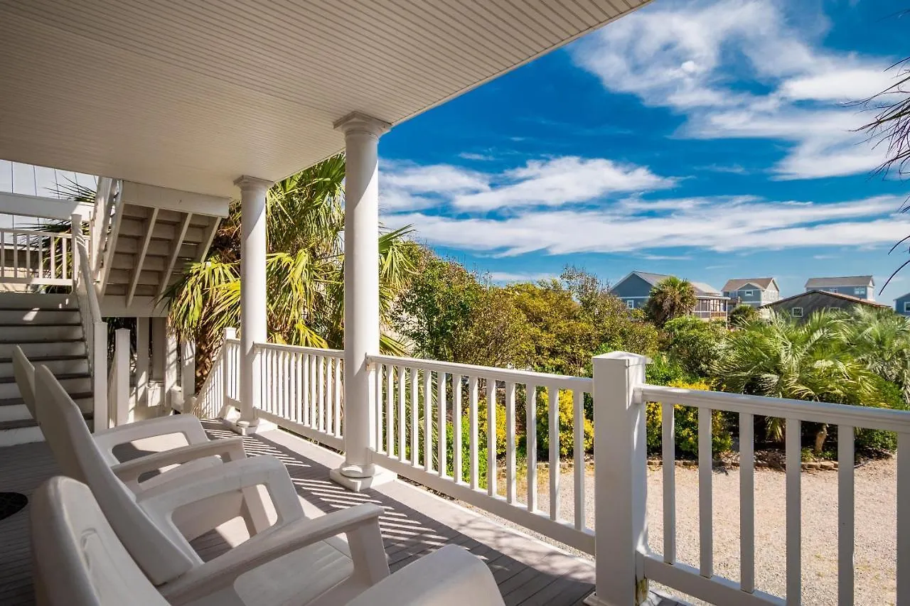 Holiday home Coastal Living By Oak Island