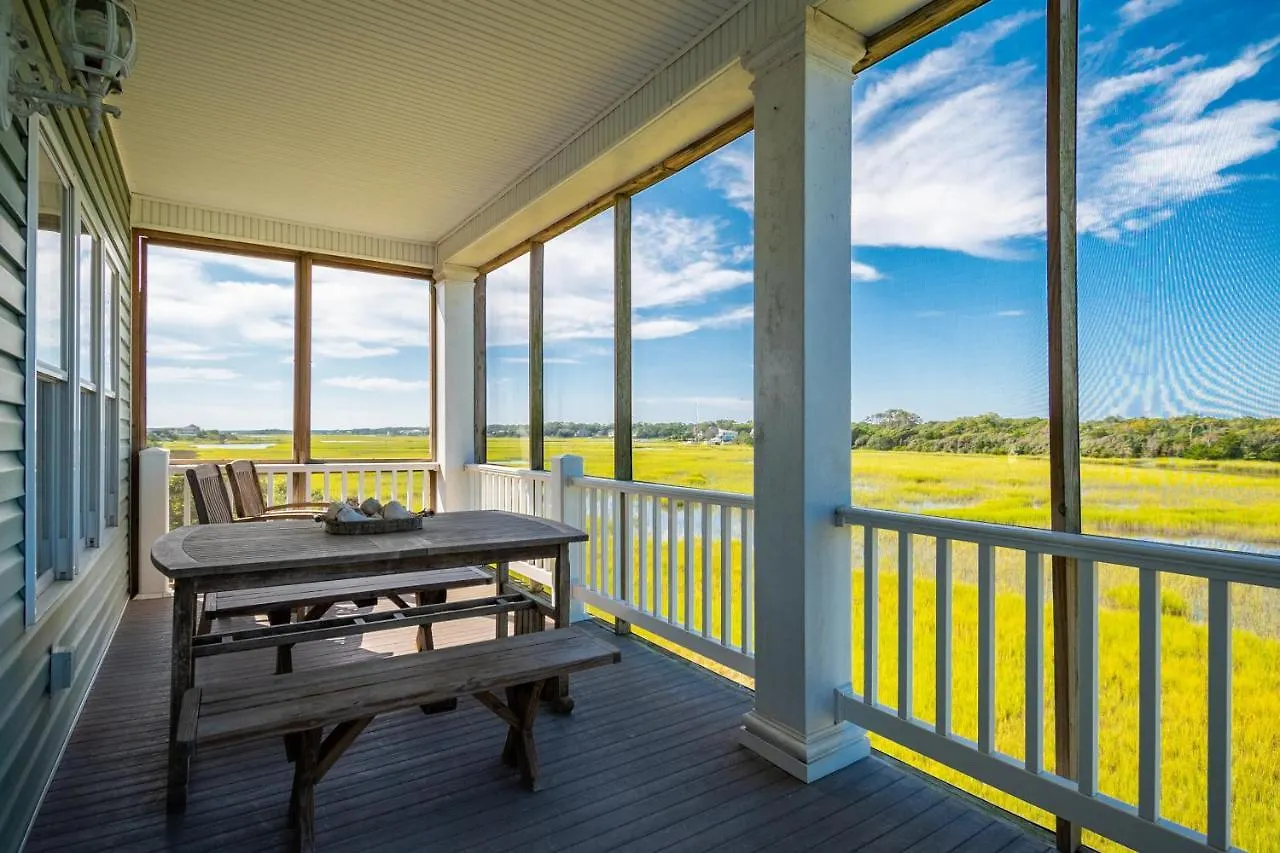 Holiday home Coastal Living By