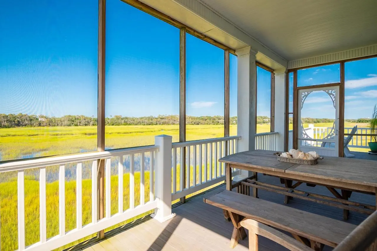 Holiday home Coastal Living By