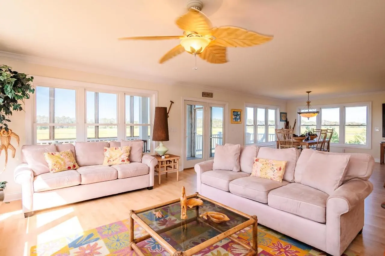 Coastal Living By Holiday home