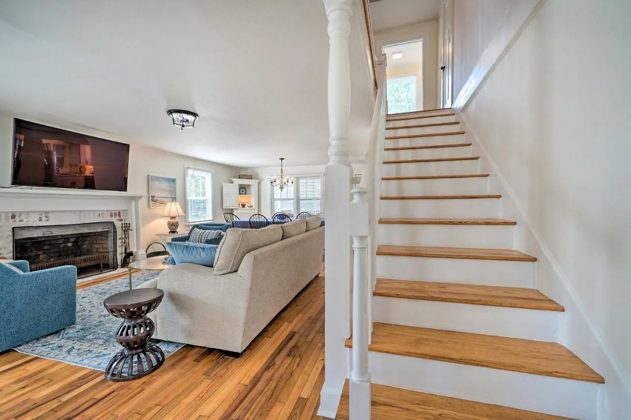 Historic Family Less Than 1 Mi To Long Beach! Holiday home Oak Island