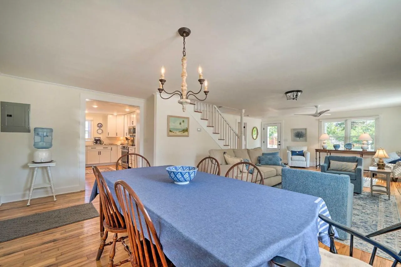 Historic Family Less Than 1 Mi To Long Beach! Oak Island
