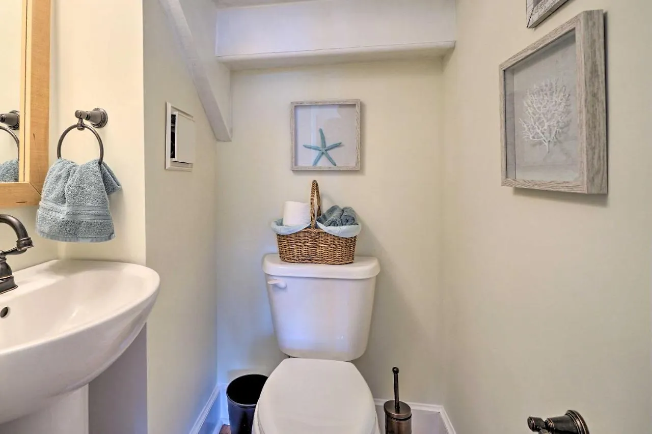 Holiday home Historic Family Less Than 1 Mi To Long Beach! Oak Island