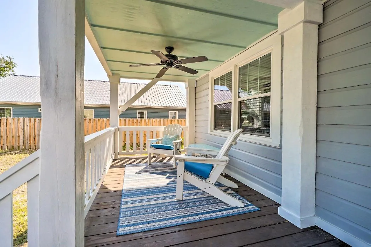 Historic Family Less Than 1 Mi To Long Beach! * Oak Island