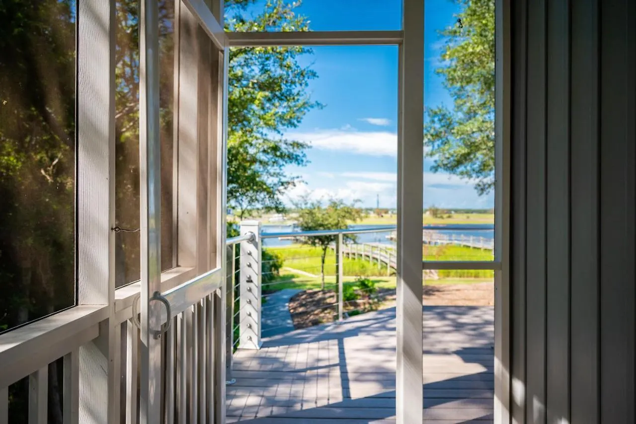 Holiday home Whitecaps By *