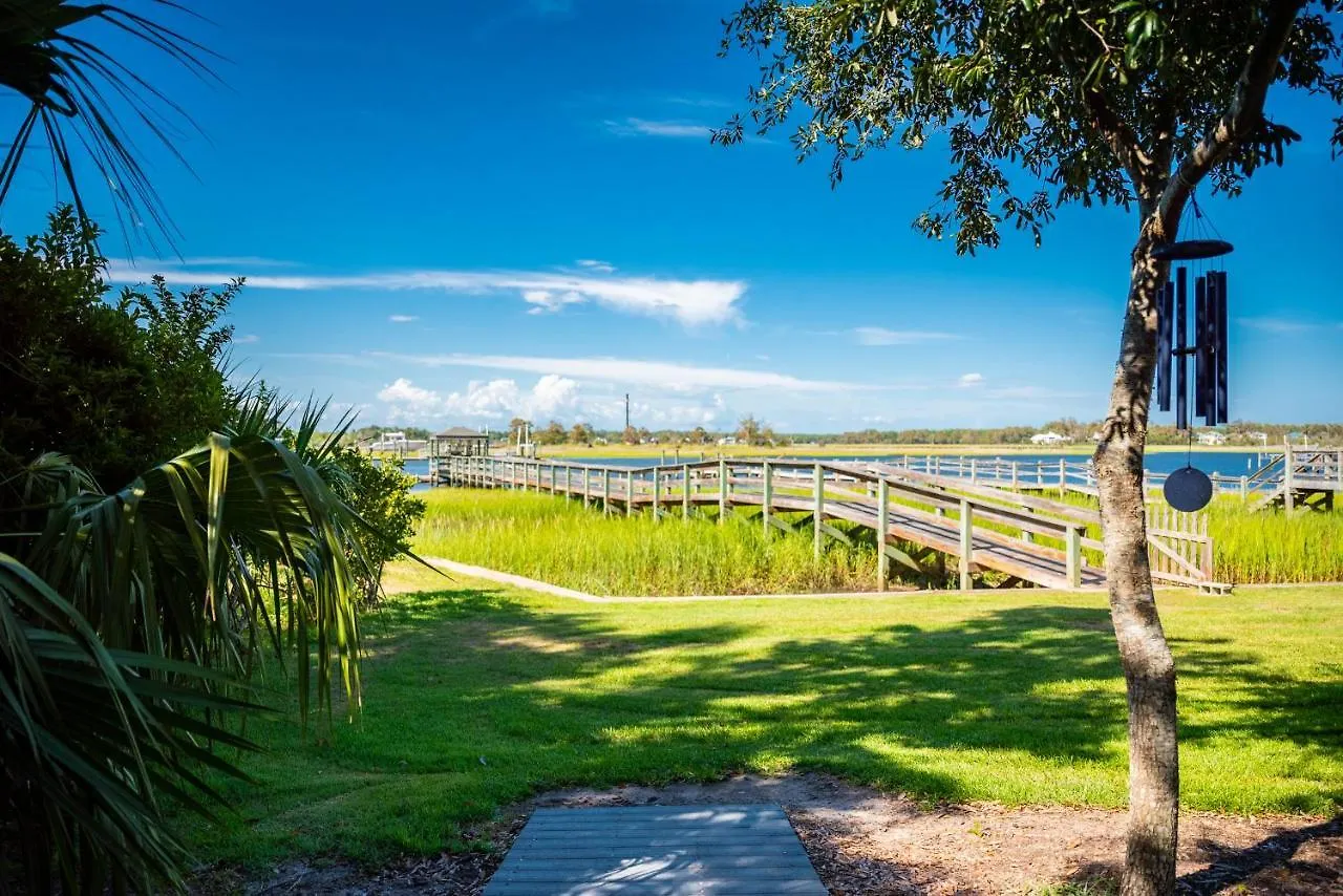 Whitecaps By Holiday home *