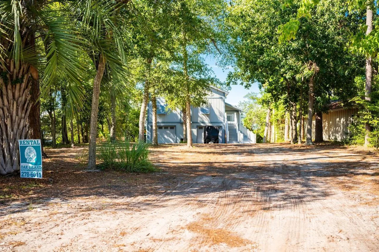 Holiday home Whitecaps By Oak Island