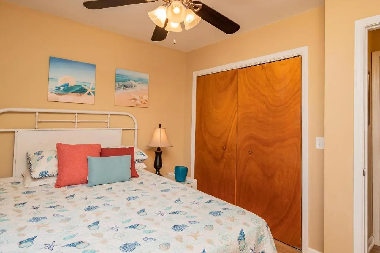 A Music Paradise Too By Holiday home Oak Island