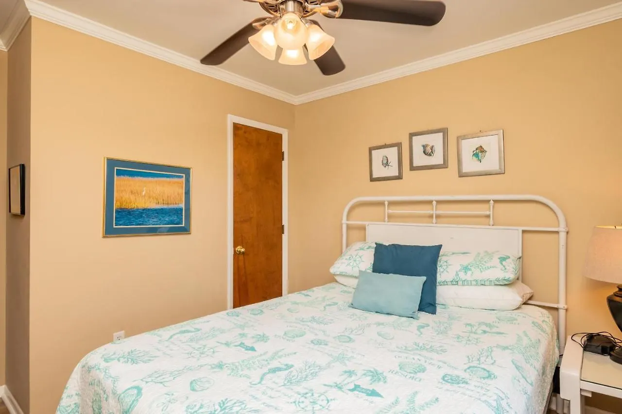 A Music Paradise Too By Holiday home Oak Island