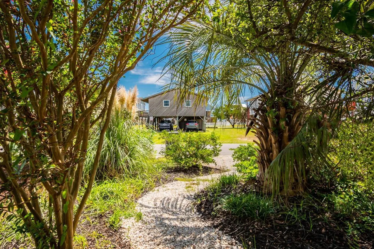 Holiday home Coastal Living By
