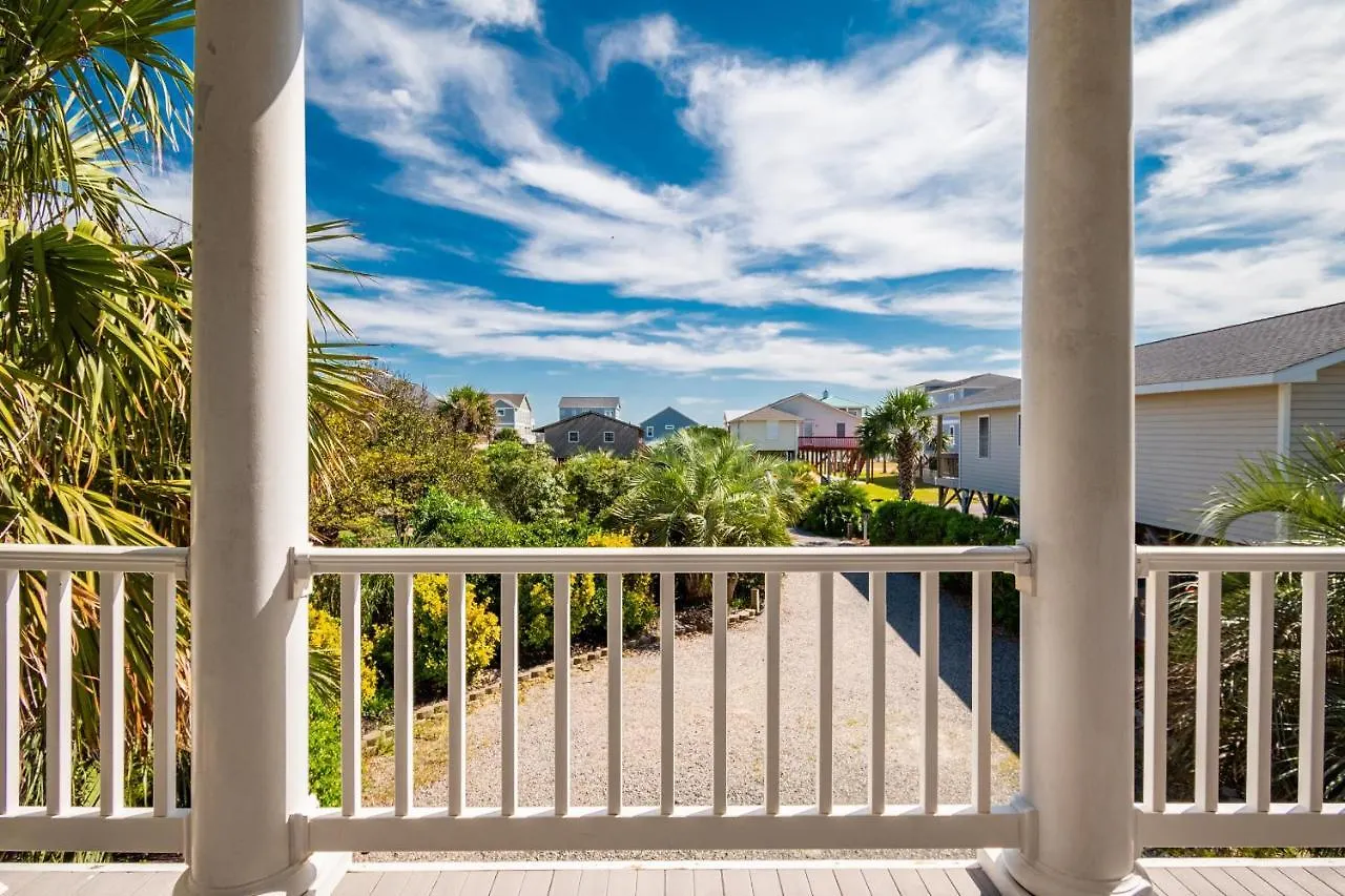 Holiday home Coastal Living By