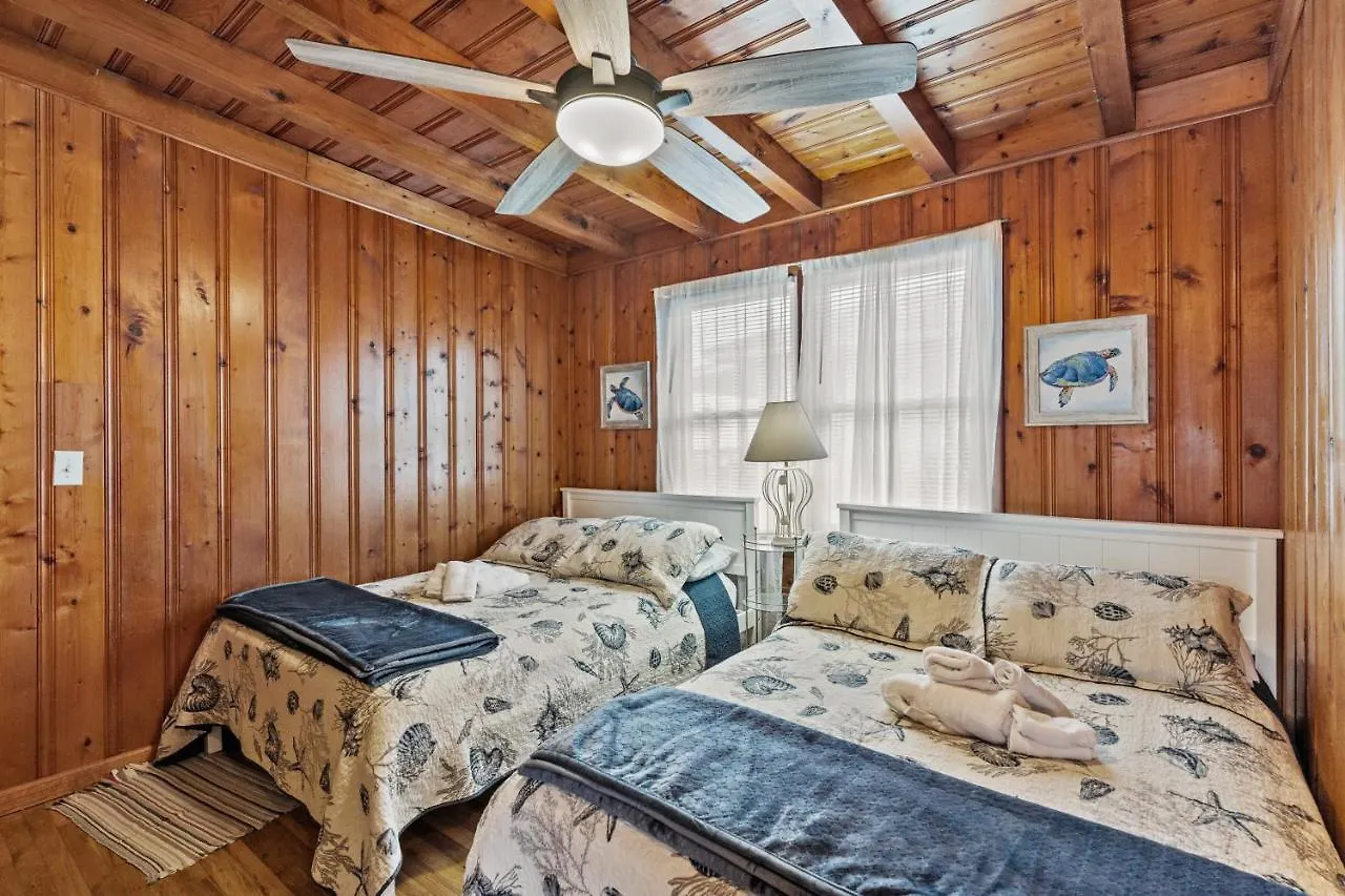 Dock Holiday home Oak Island