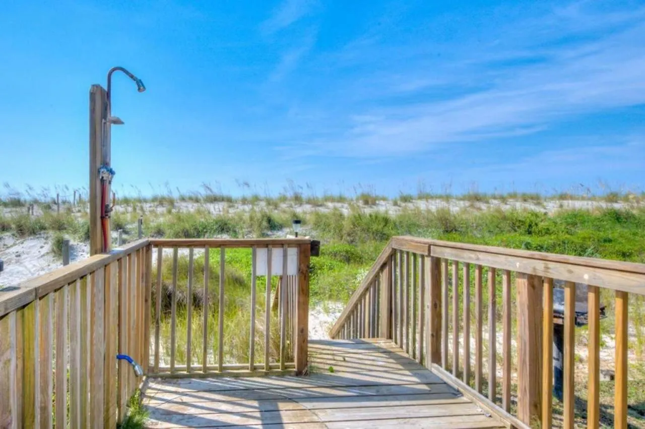 Holiday home The Wave It Is Unit B Oak Island