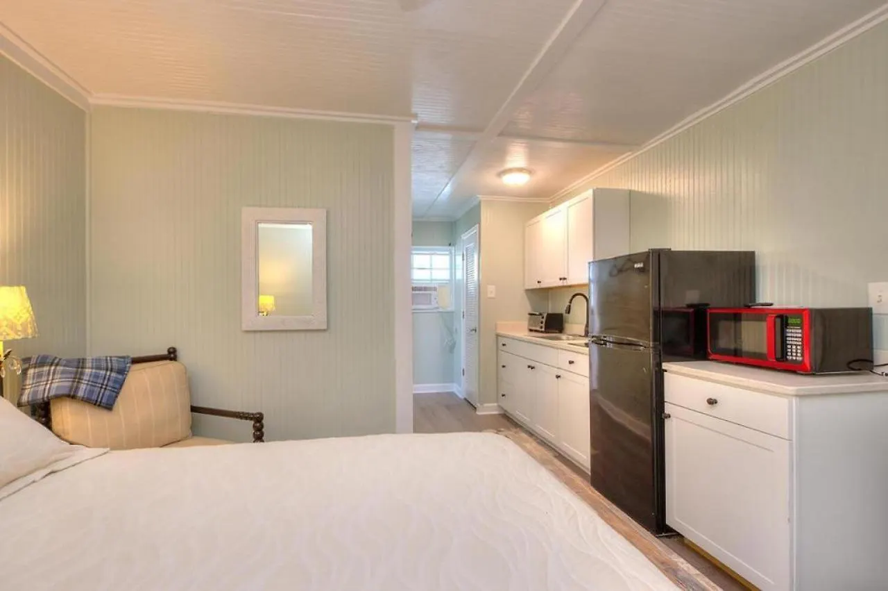 Holiday home The Wave It Is Unit B Oak Island