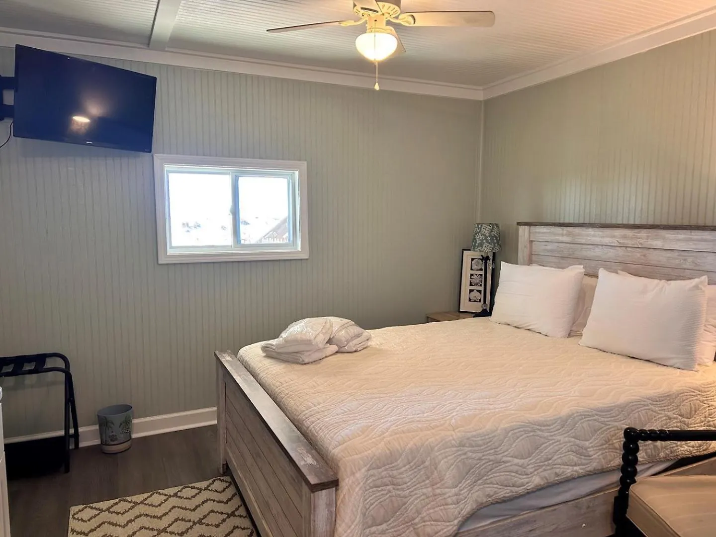The Wave It Is Unit B Holiday home Oak Island