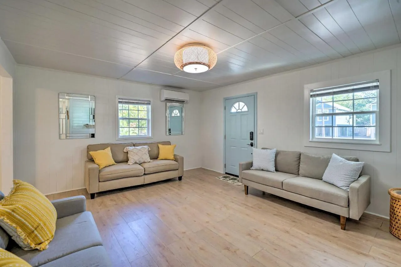 Holiday home Modern Less Than 3 Miles To Pier! Oak Island