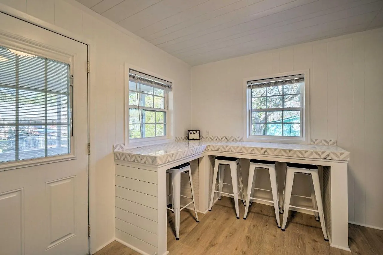 Holiday home Modern Less Than 3 Miles To Pier! Oak Island