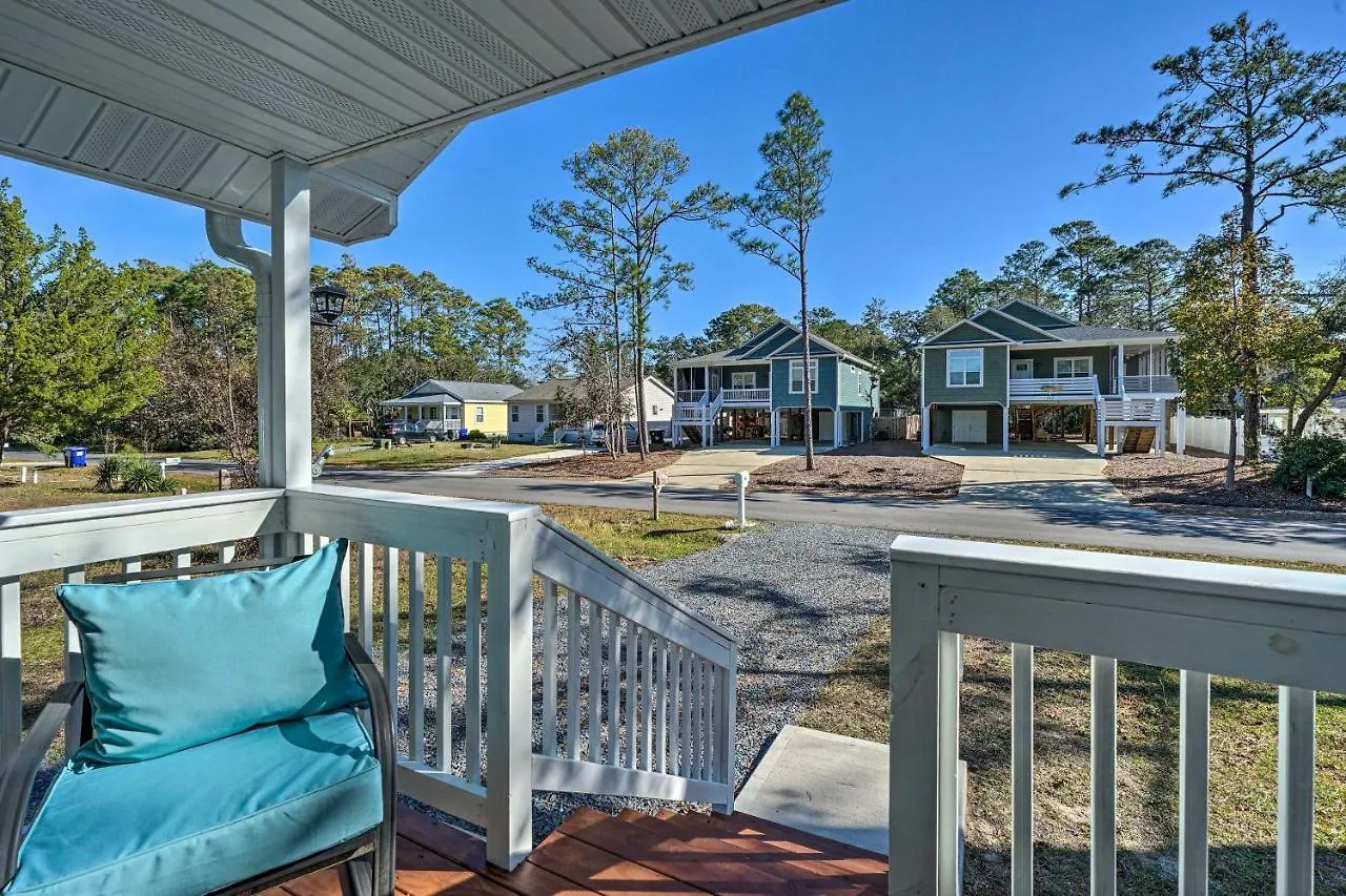Modern Less Than 3 Miles To Pier! Oak Island