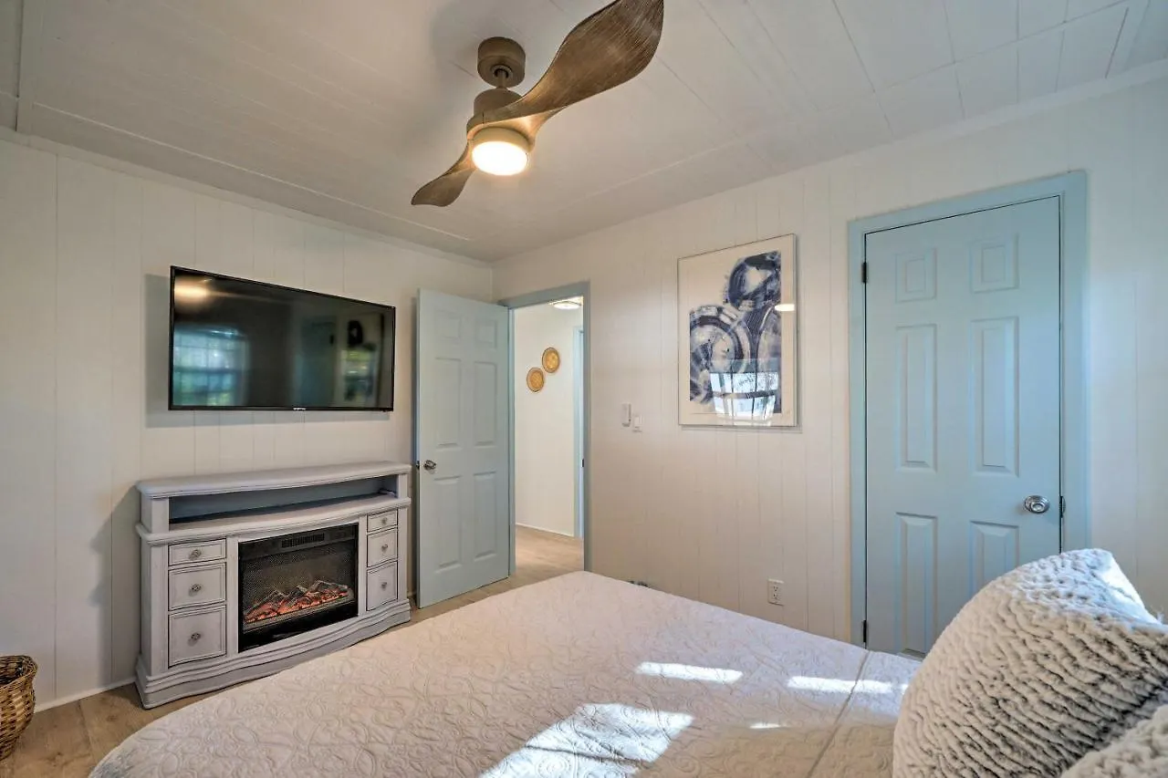 Holiday home Modern Less Than 3 Miles To Pier! *