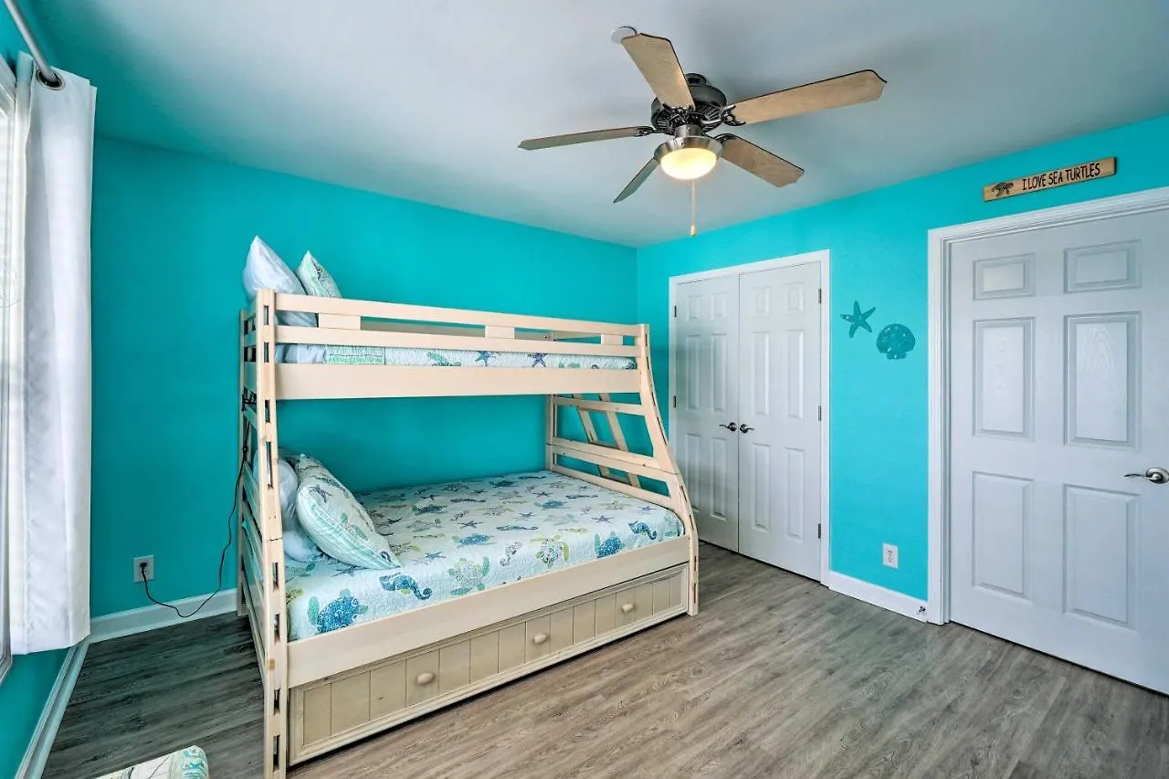 Ocean-view Condo, 1 Block To Beach! Oak Island