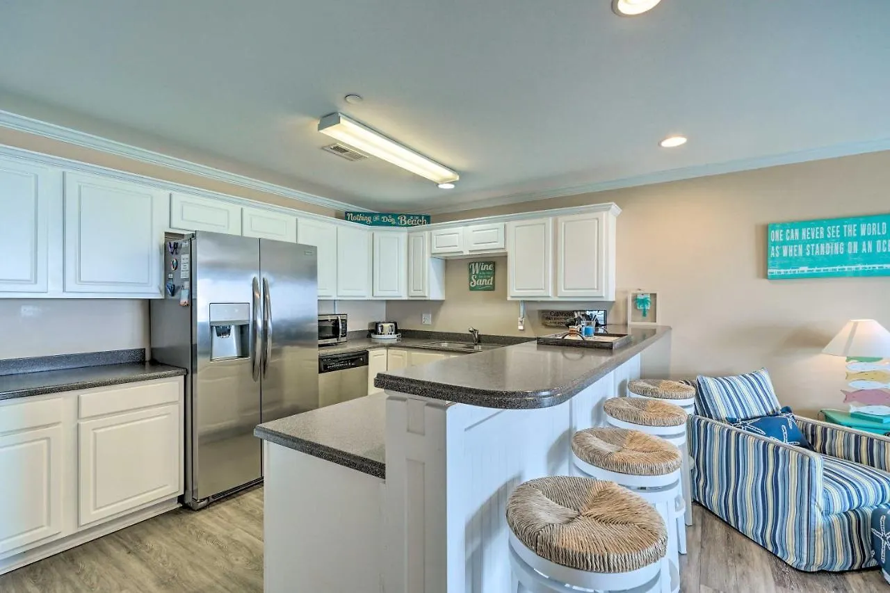 Apartment Ocean-view Condo, 1 Block To Beach!