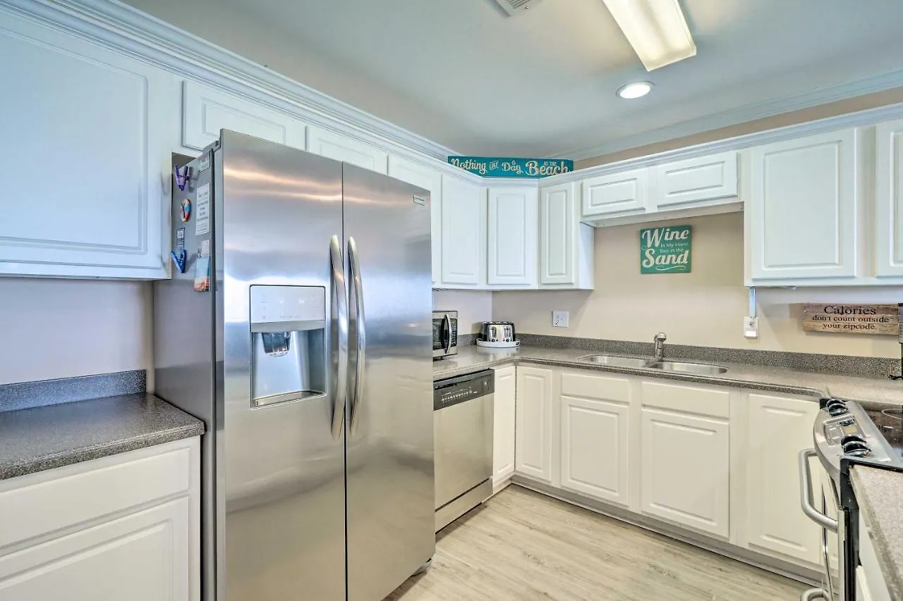 Ocean-view Condo, 1 Block To Beach! * Oak Island