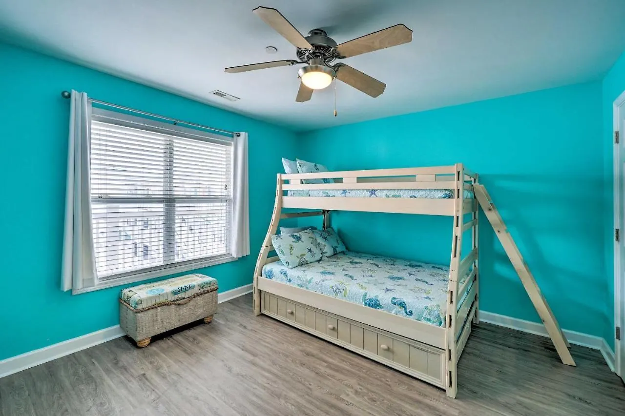 Ocean-view Condo, 1 Block To Beach!