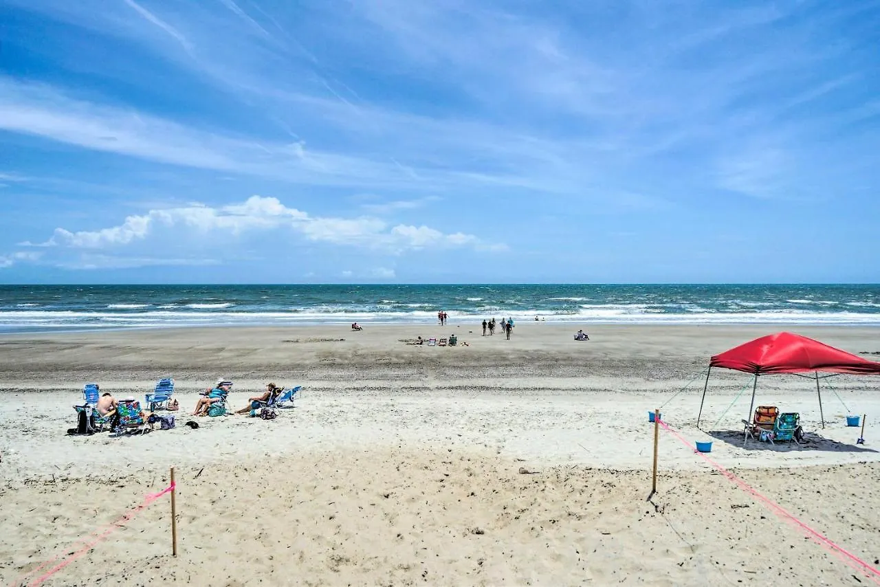 Holiday home Modern Escape 1 Mile To Long Beach!