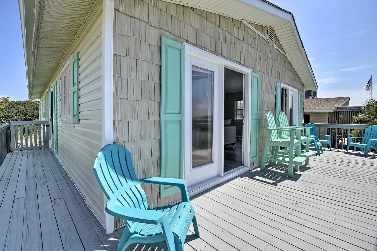 Abode With Deck Walk To Shore! * Oak Island