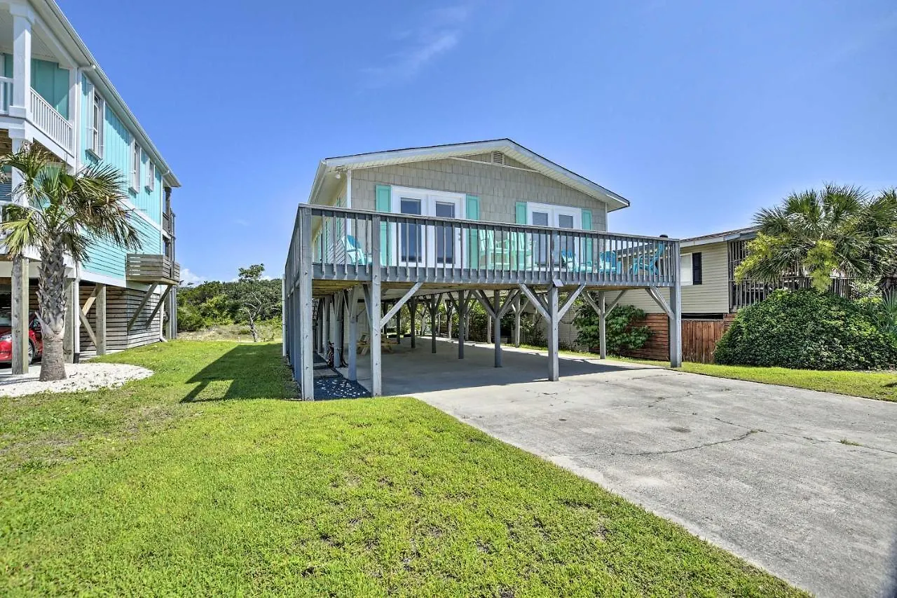Holiday home Abode With Deck Walk To Shore!