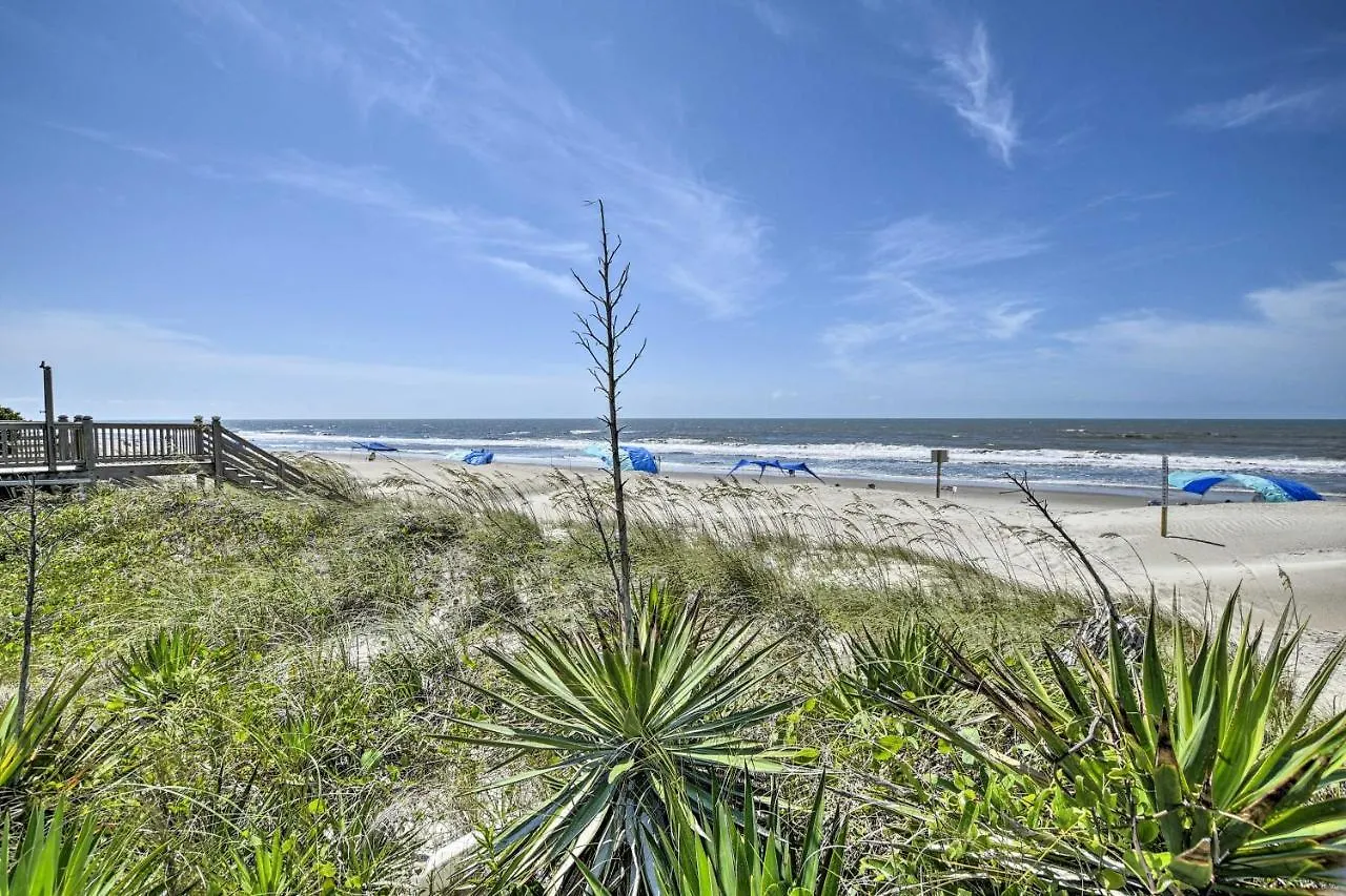 Abode With Deck Walk To Shore! * Oak Island