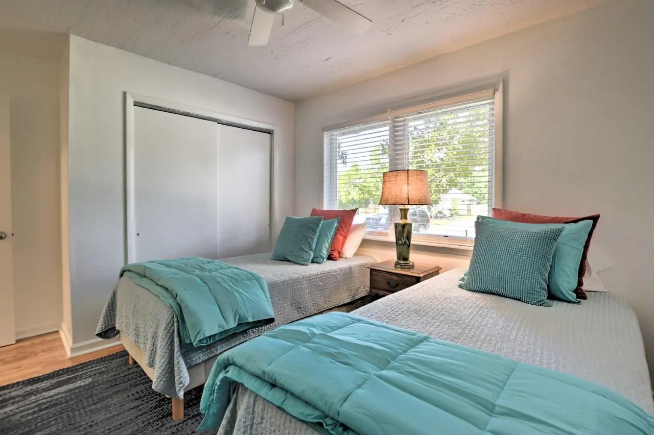 Holiday home Minutes To Long Beach!