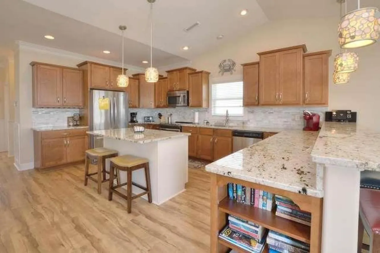 1 Coastal Escape * Oak Island