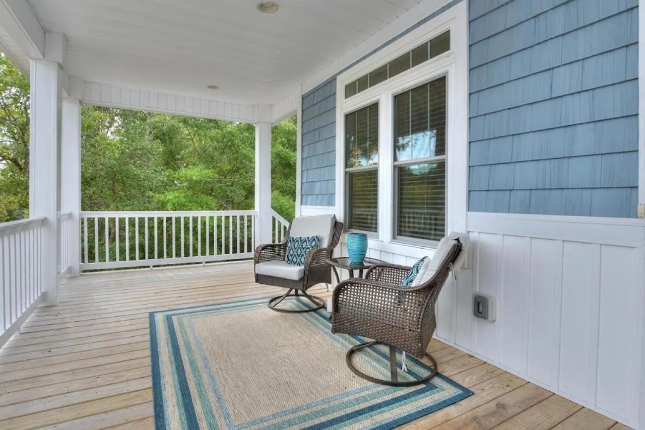 Holiday home Captain Morgan's Cove Oak Island