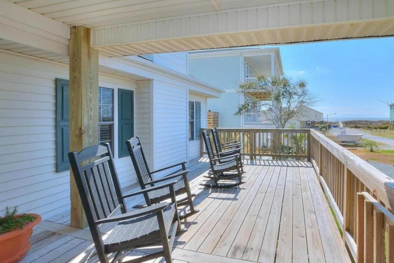The Compass Holiday home Oak Island
