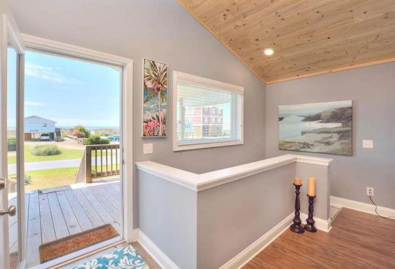 Beach Bungalow * Oak Island