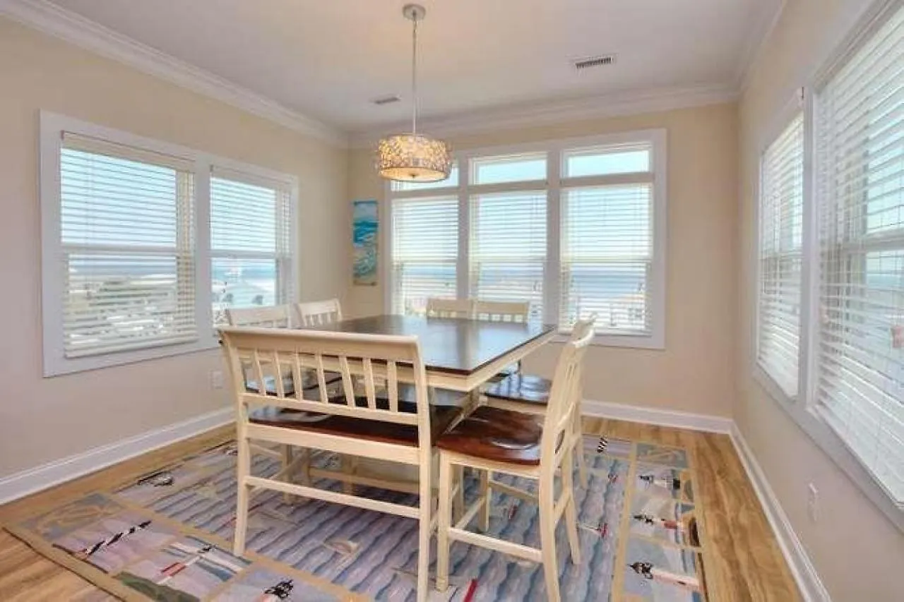 1 Coastal Escape Holiday home Oak Island