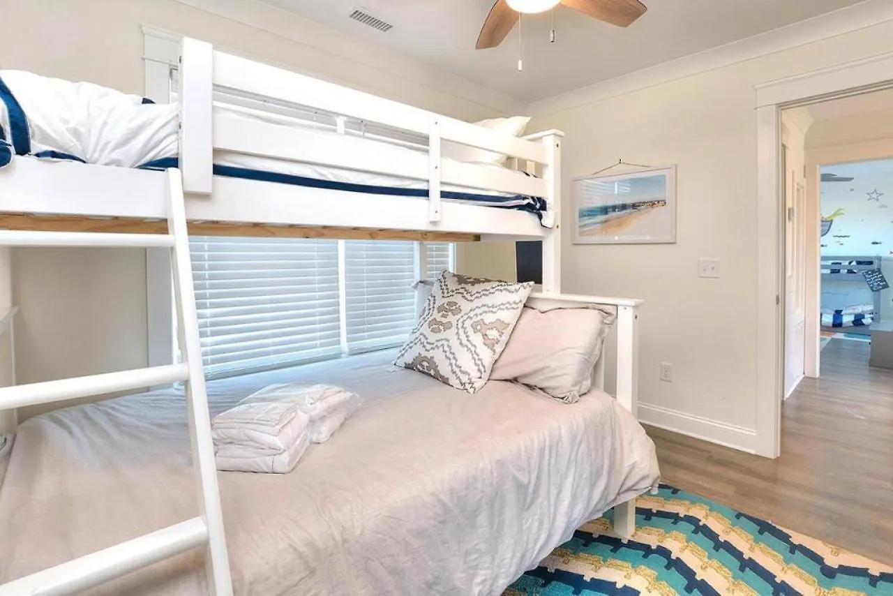 Holiday home Plzzz Oak Island