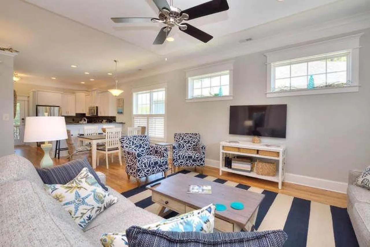 Holiday home Almost Heaven Oak Island