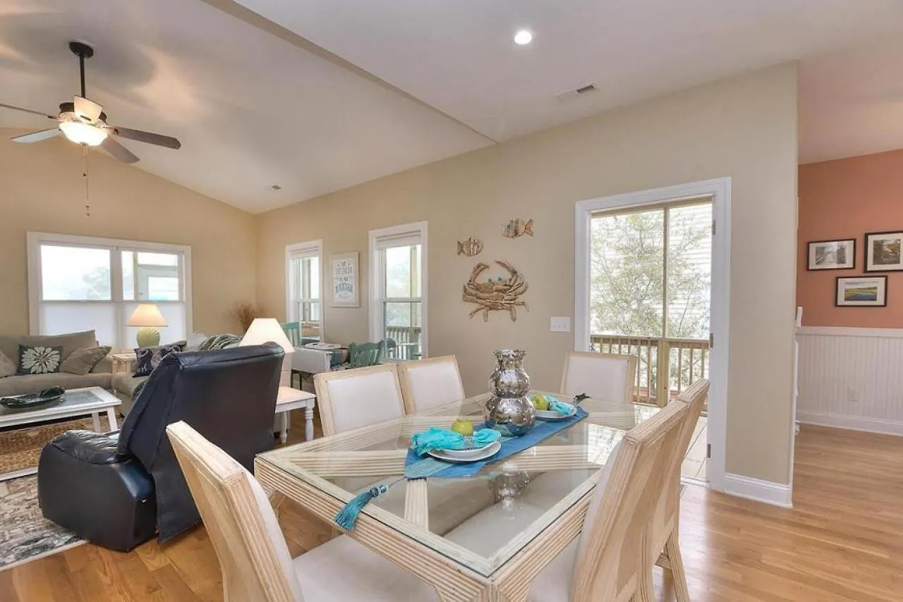 Searenity Awaits Holiday home Oak Island