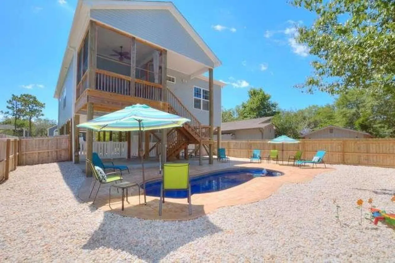 Holiday home Almost Heaven Oak Island