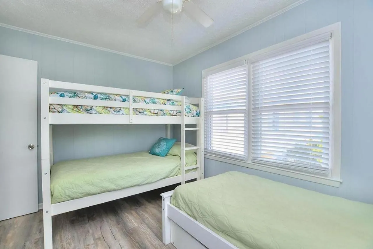 Holiday home Dolphin Delight *