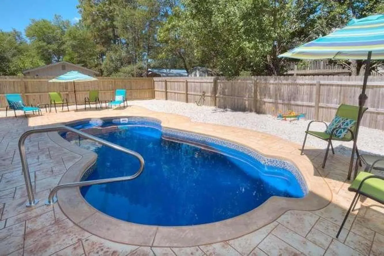 Almost Heaven Holiday home Oak Island