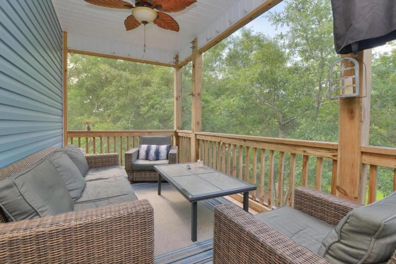 Holiday home Captain Morgan's Cove Oak Island