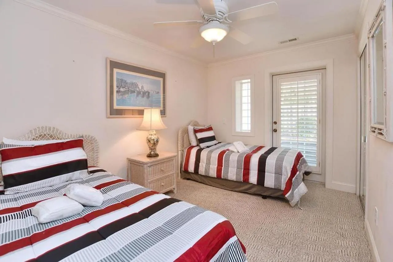 Stonesthrow Holiday home Oak Island